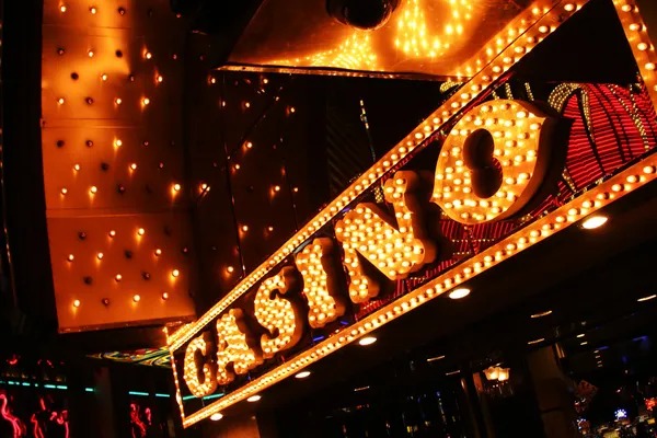 rumpitoto slot live-dealer studio showing multi-camera blackjack table setup