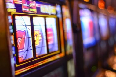 Live dealer at Cambodia Pools table on rumpitoto slot